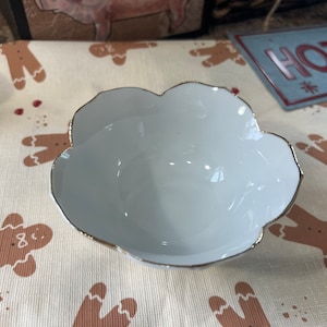 Vintage White Porcelain Scalloped bowl