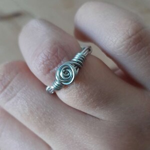 Wire rose wrapped ring