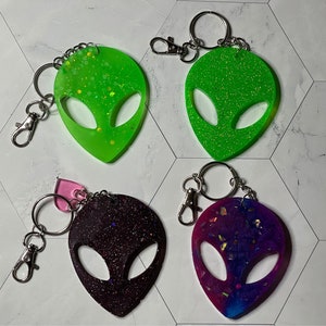 Resin Alien Head Keychain (all come with keychain, even when not shown in photo)
