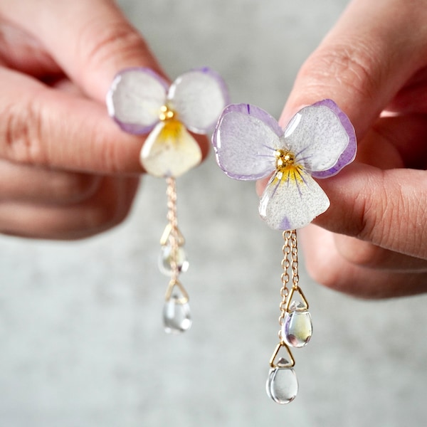 Pansy Dangle Fringe Earrings, Real White Purple Pansy Earrings, Aesthetic Earrings, Summer Nature Floral Jewelry, Botanical Pansy Jewelry