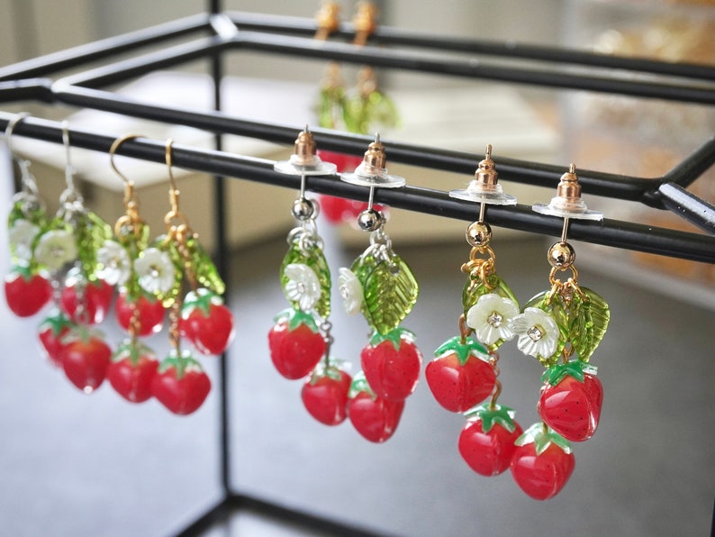 Strawberry Earrings, Fruit Food Earrings, Cute Kawaii Earrings, Cottagecore Earrings, Gift for Gardener Plant Lover zdjęcie 10