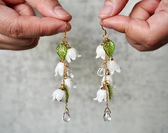 Pendientes de lirio del valle, pendientes de flores de hadas rosa blanco, pendientes delicados de flores de hadas, pendientes de novia de boda, colgante floral rosa