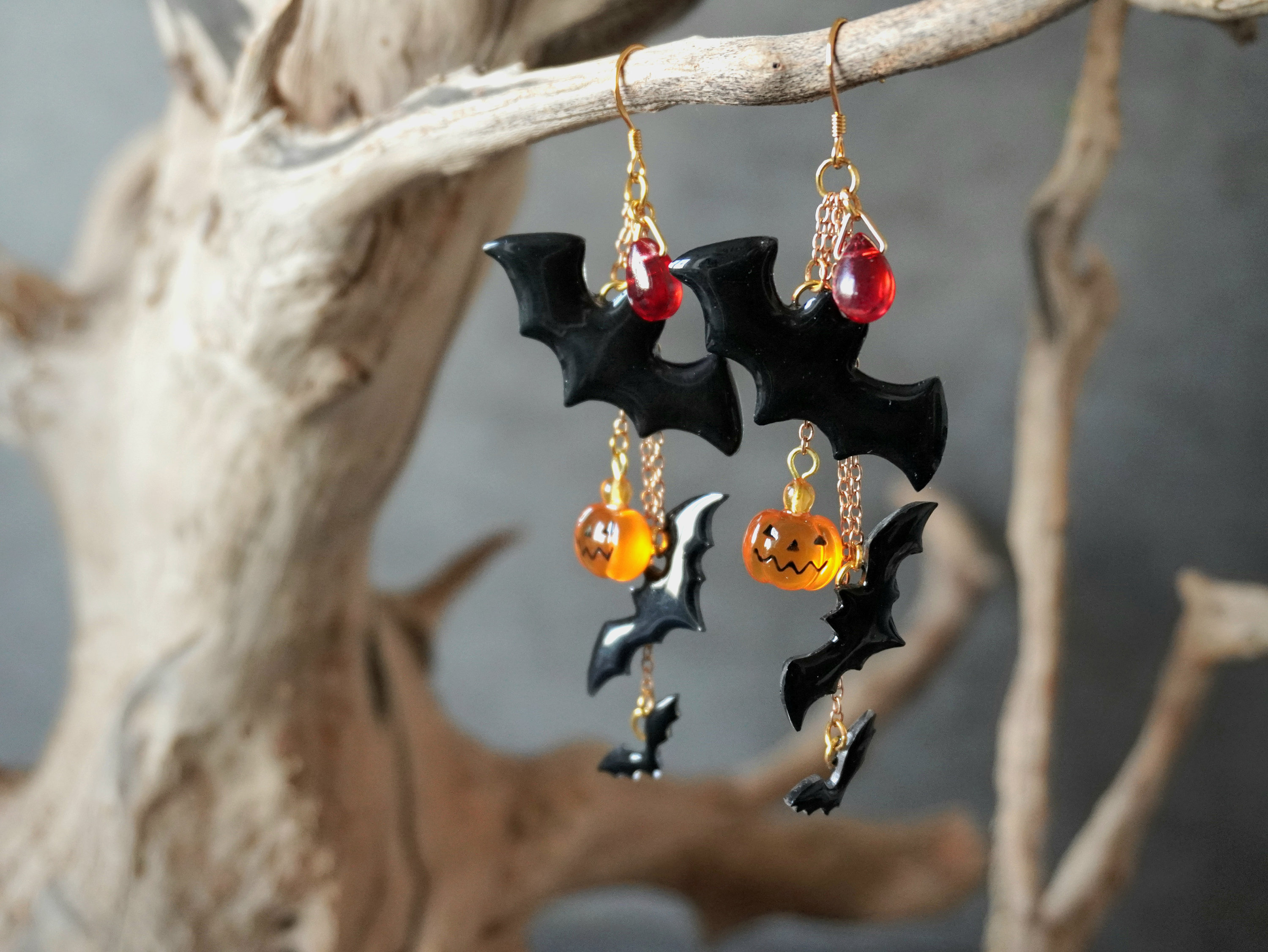 Bats Pumpkin Dangle Earrings, Halloween Earrings, Spooky Black Bat Earrings, Witchy Earrings, Acrylic Creepy Earrings, Gothic Earrings