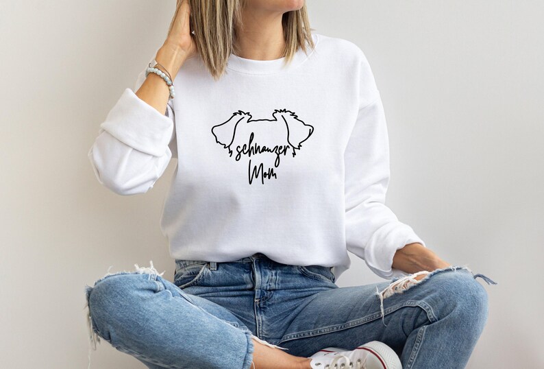 Camiseta de mamá Schnauzer: Camiseta de mamá de perro escrita a mano imagen 3