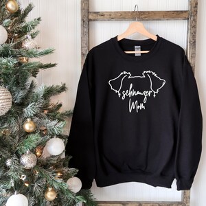 Camiseta de mamá Schnauzer: Camiseta de mamá de perro escrita a mano imagen 2