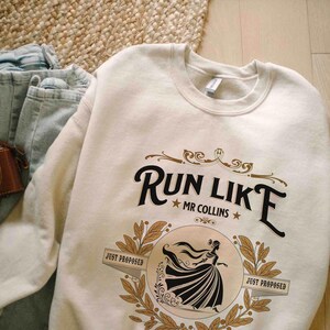 Jane Book Fans Geschenk – 'Run Like Mr. Collins Just Proposed' Kosmetiktasche, 23,5x17 Cm, Segeltuch