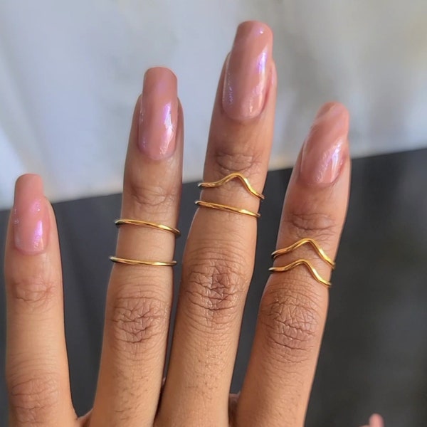 Gold Midi Round and Chevron Rings