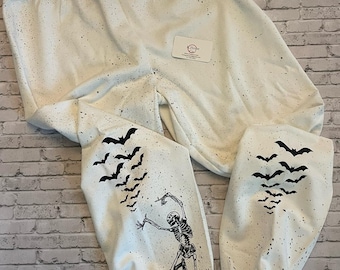 It's Freaking Bats Sweatpants