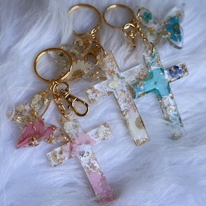 Cross keychain with butterfly| flower keychain| Resin cross Keychain| Christian gift| Christian gift| EasterKeychain| handmade| Gift for her
