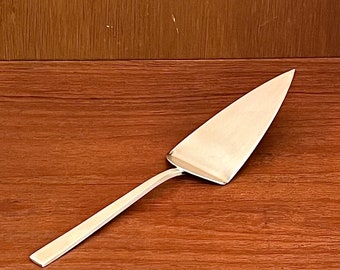 Bertel Gardberg, 'Birgitta' sterling silver cake servers, marked BG, Kultateollisuus oy, Turku, Finland