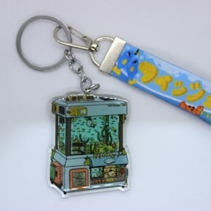 Claw Machine Aquarium Keychain w/ Lanyard | Gift Ideas for Anyone/Any Occasion| Christmas Gift idea