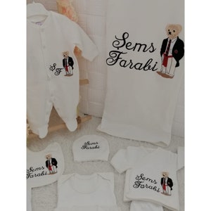 Neutrale Baumwolle personalisierte Neugeborene Jungen Outfit - Teddybär Stickerei, entzückende Baby Geschenk