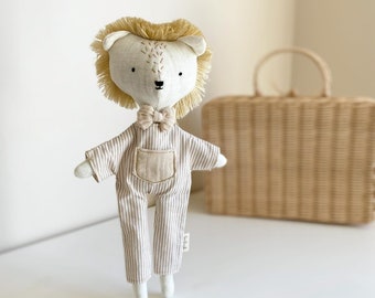 Handmade Organic Cotton Lion Doll: Embroidered Plush Toy