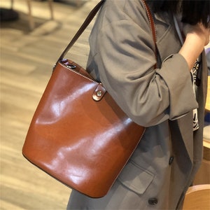 Sac seau en cuir, sac personnalisé, sac à bandoulière en cuir, sac bandoulière, sac minimaliste, sac bandoulière, cadeaux personnalisés, cadeau pour elle image 3