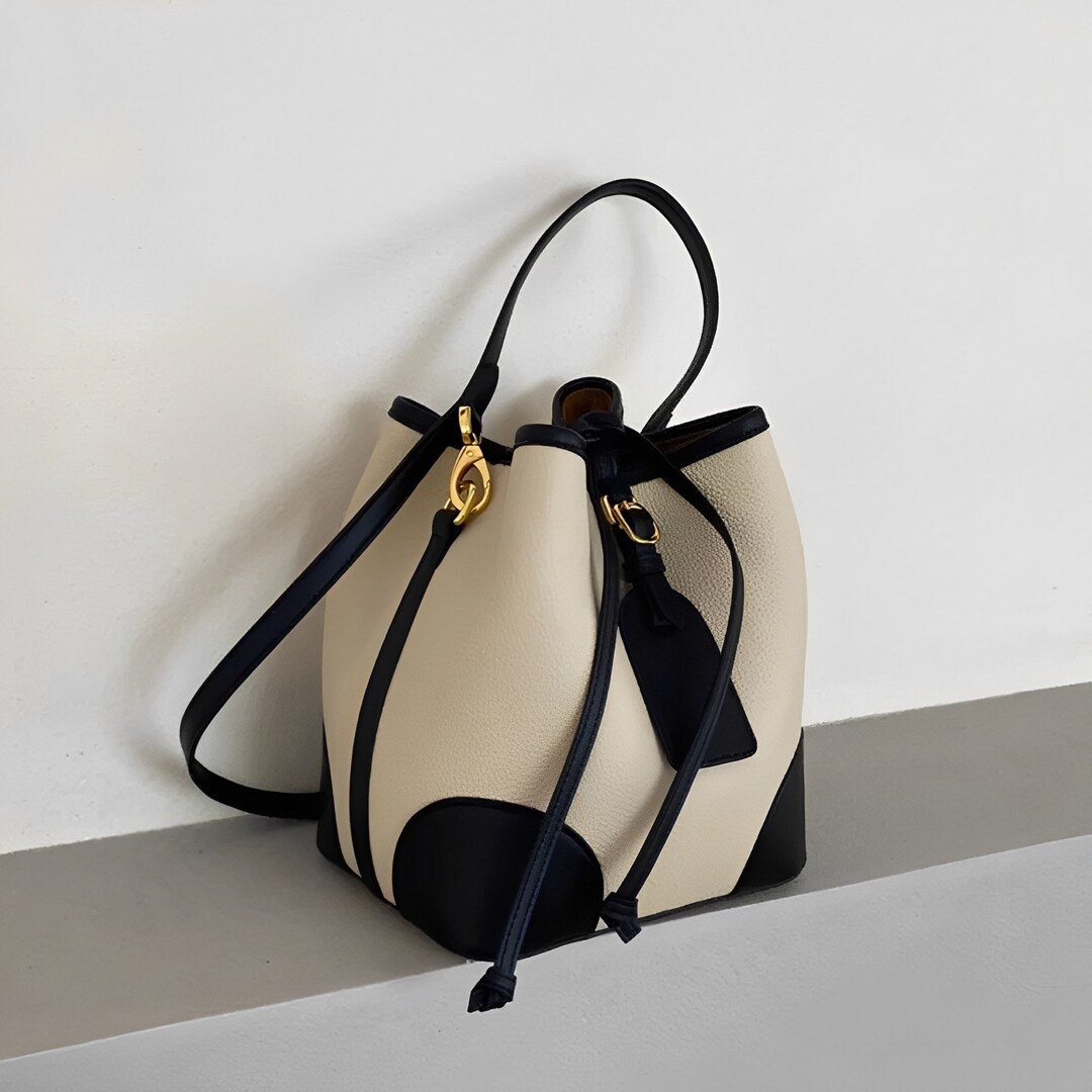 'Bucket Mellow' handbag Hand bags
