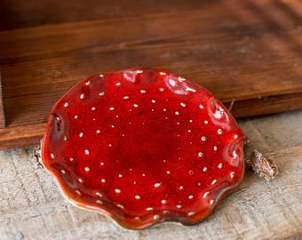 Fly Agaric Mushroom Trinket Dish – Handmade Ceramic Amanita Plate, Witchy Cottagecore Decor