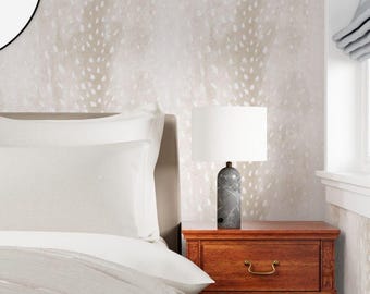 Warm Sandy Beige Deer Hide Wallpaper – Cozy Fall Neutral Fawn Spotted Animal Print Peel and Stick for Bedrooms, Nurseries & Scandi Interiors