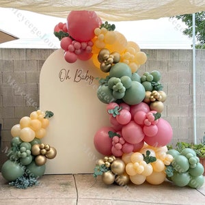 153pcs Dusty Pink Green Balloon Garland Baby Shower Gender Reveal Forniture per feste di compleanno Laurea Anniversario di matrimonio Catena di palloncini