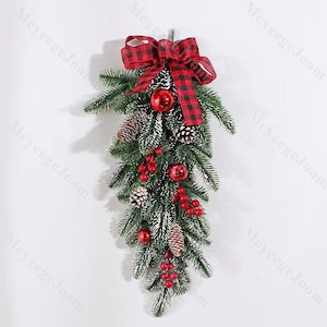 Christmas Door Wreath,Holiday Wreath,Pine Door Wreath,Red Berry Wreath,Farmhouse Decor,Winter Wreaths,Christmas Gift,Hanging Door Wreath