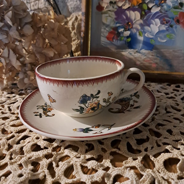 Sarreguemines - Déjeuner ou tasse à chocolat avec sa soucoupe - décor 1928