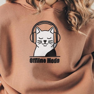 Offline Mode Cat Embroidery Design, Headphones Kitty Machine File (Digital Download)