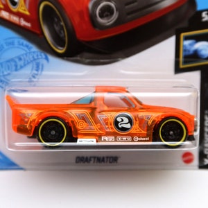 Hot Wheels Draftnator Perfektes Geburtstagsgeschenk Einzigartiges seltenes Miniatursammelbares Modellspielzeugauto in versiegelter USA-langer Karte GRX53