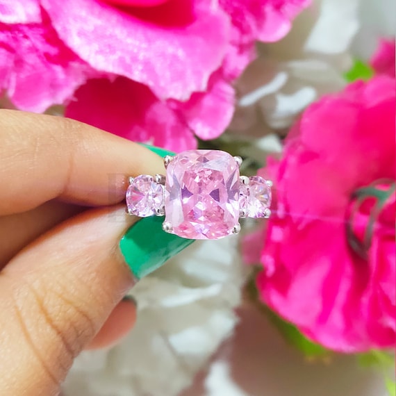 Pink Diamond Buying Guide: Shapes, Shades, Rarity and Price