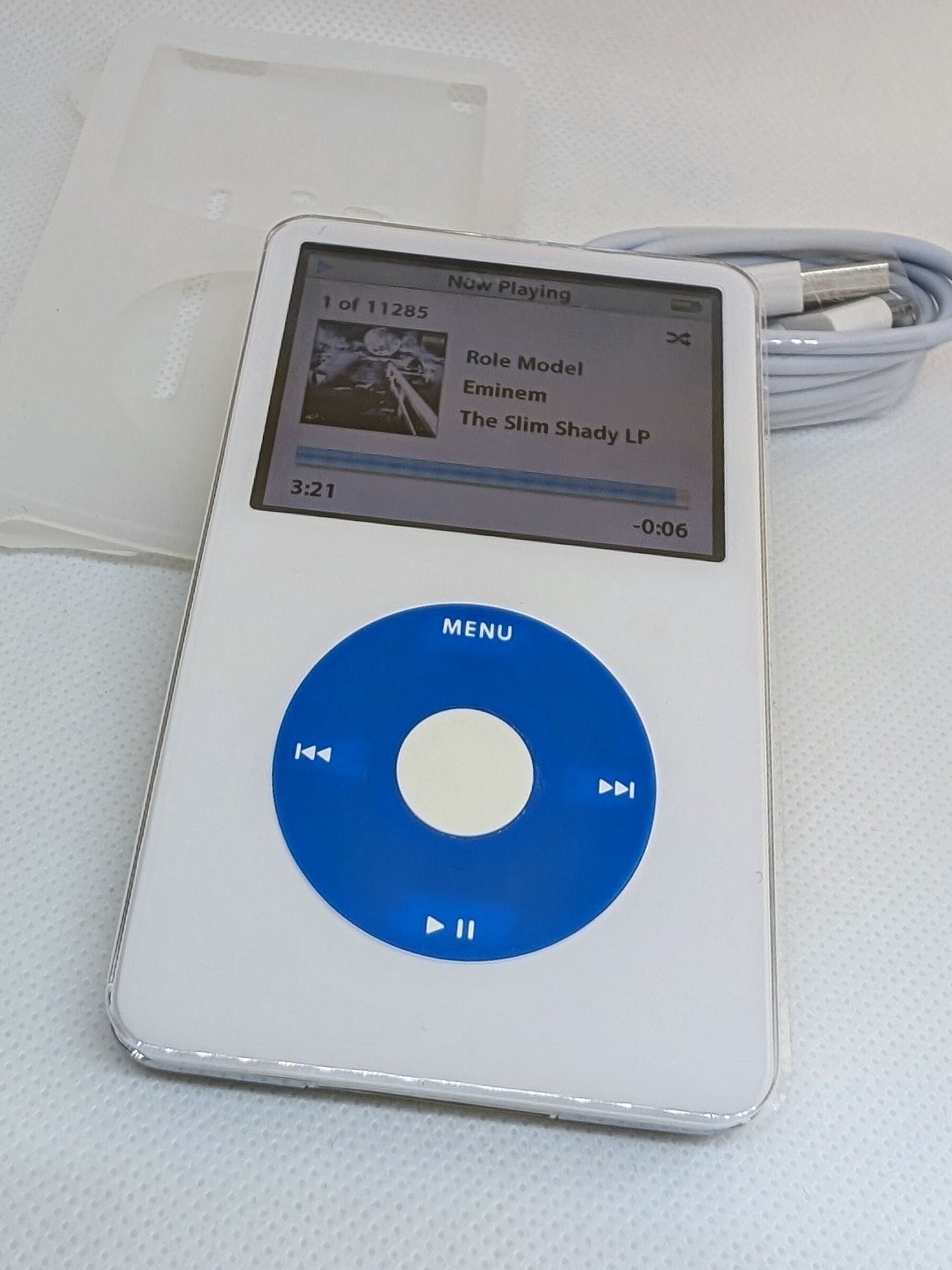 【美品】iPod Classic 第5世代 オールレッド 256GB 2026年最新】ipod classic 5世代の人気アイテム - メルカリ