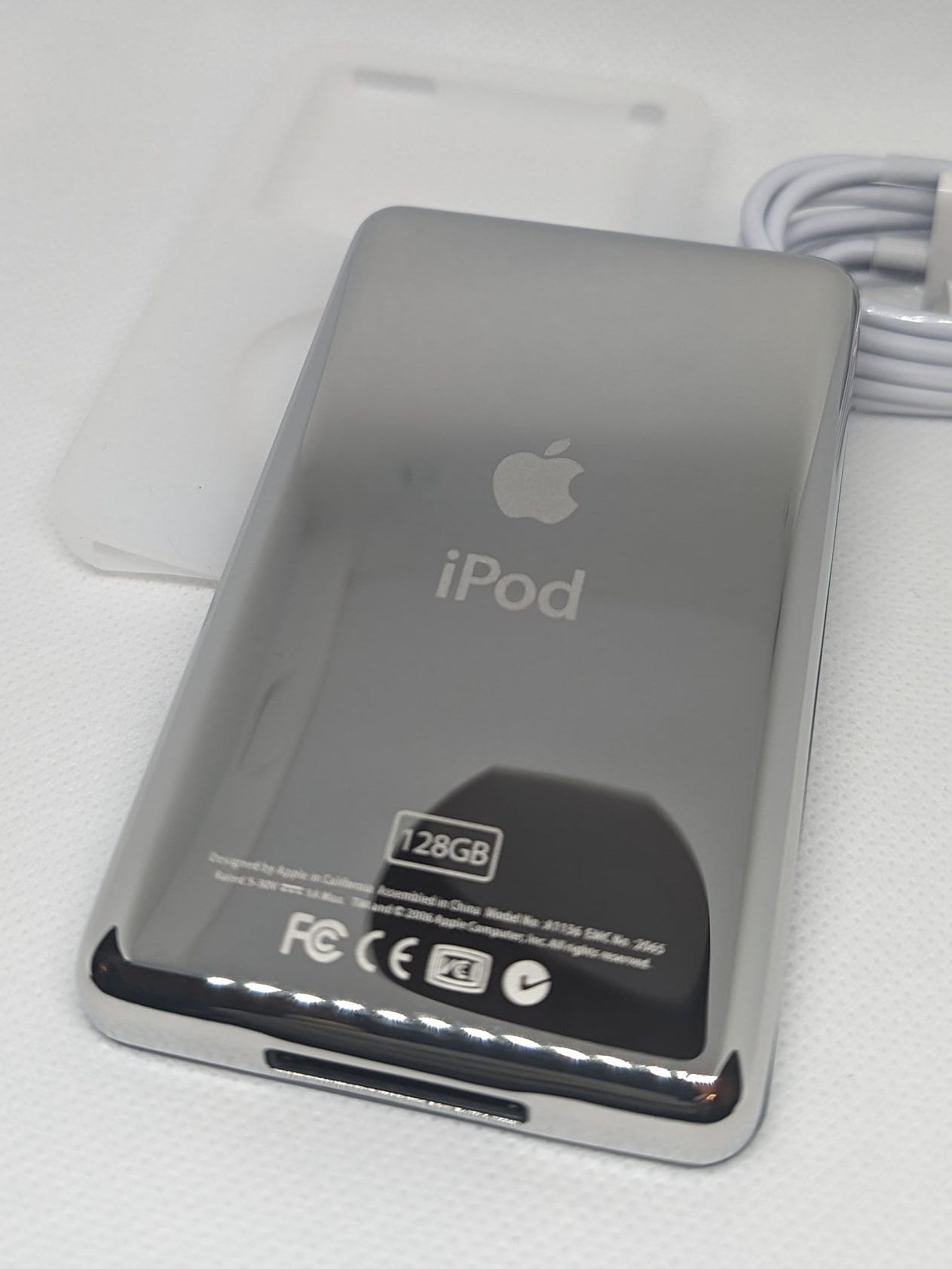 Apple Ipod Classic - 7th/6th Gen, Grey+white (3000mah Battery