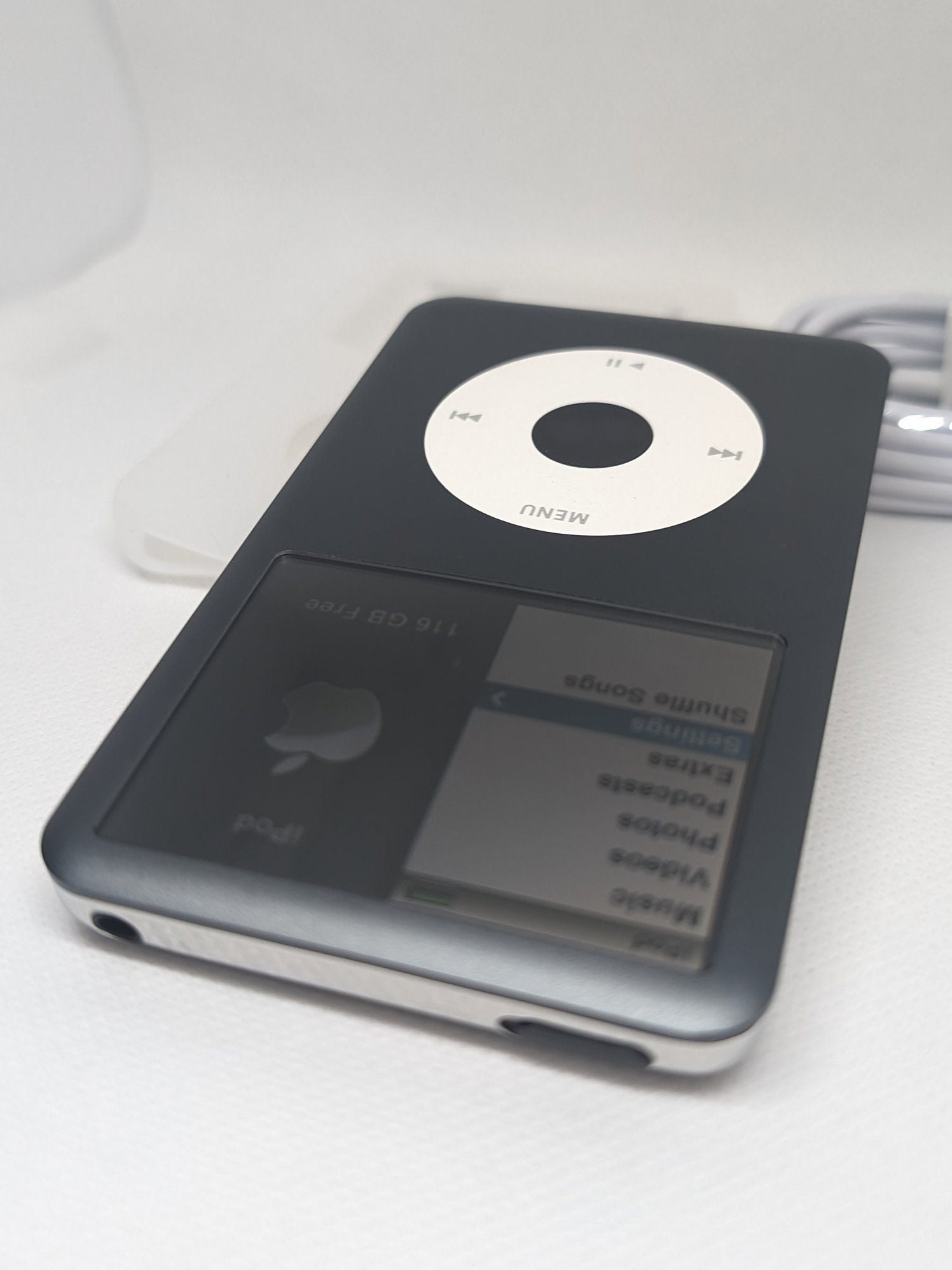 Apple iPod Classic - 第 7/6 世代、グレー+ホワイト (3000 mAh