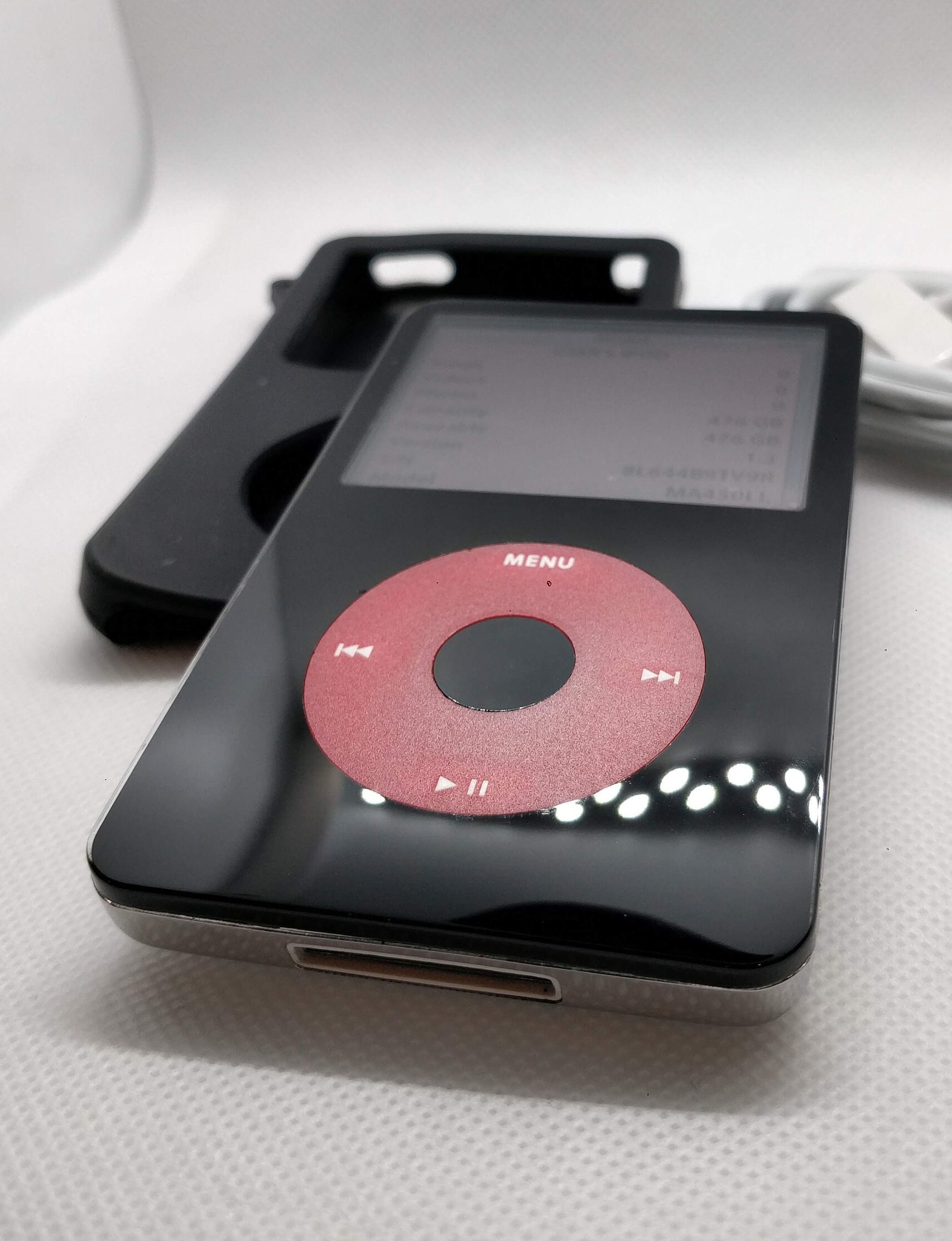 ポータブルプレーヤー Apple iPod Classic 自分だけの Apple iPod Classic - 第 5 世代 (3000 mAh バッテリー