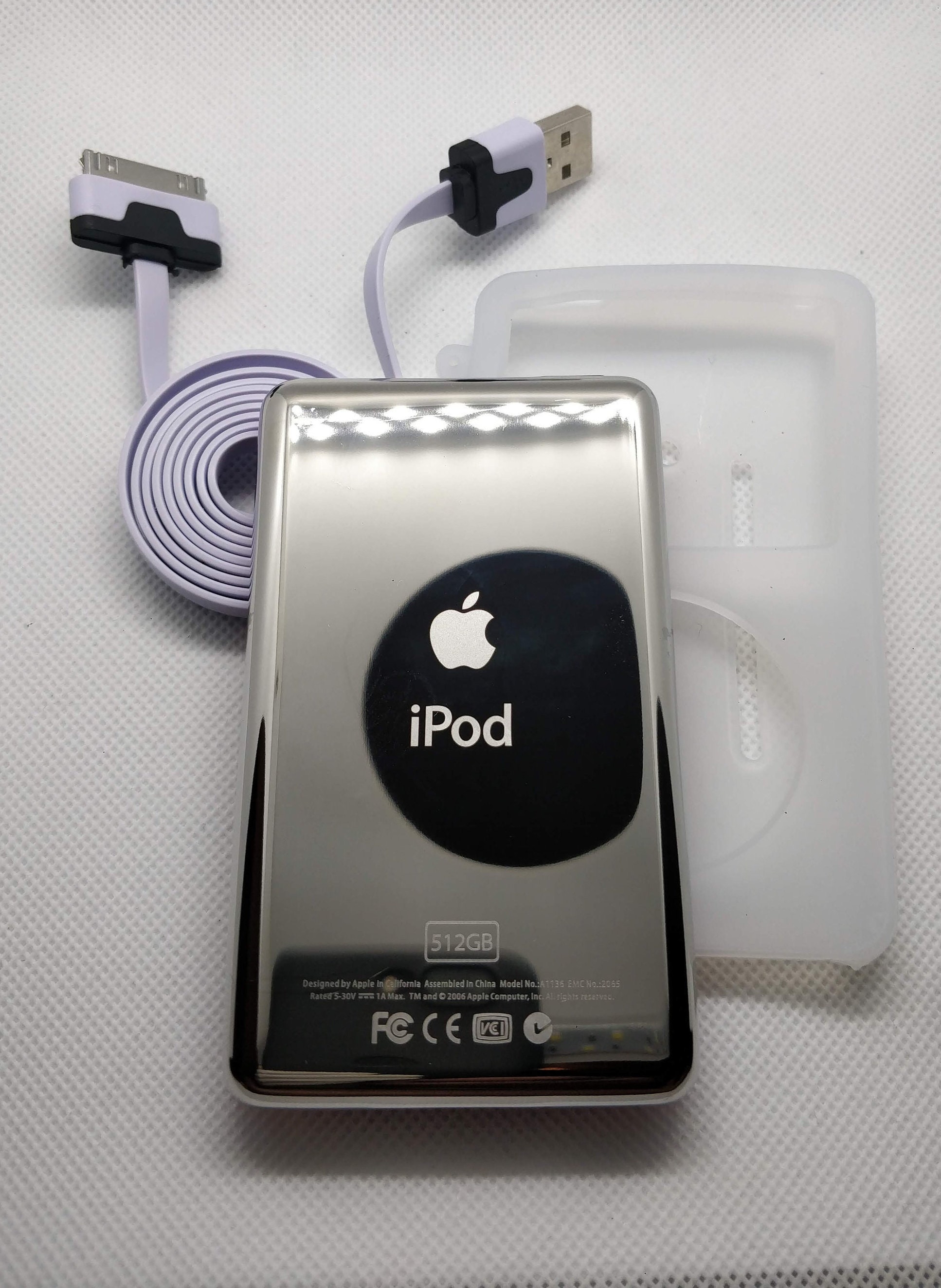 Apple iPod Classic 60GB USBケーブル付 Apple iPod A1099 - 60GB - 4th Generation | 60-80GB