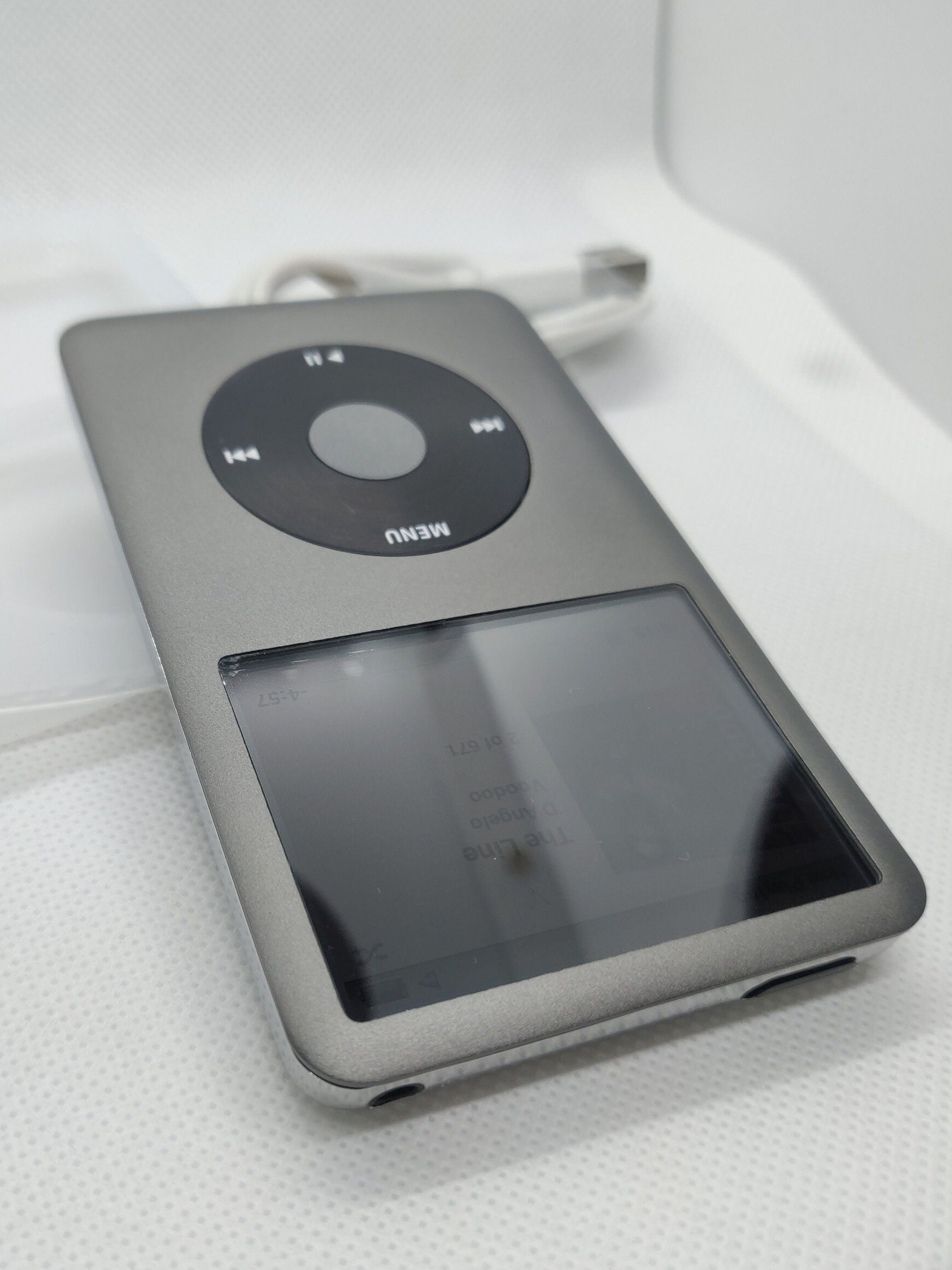 Apple iPod Classic - 第 7/6 世代、グレー (3000 mAh バッテリー