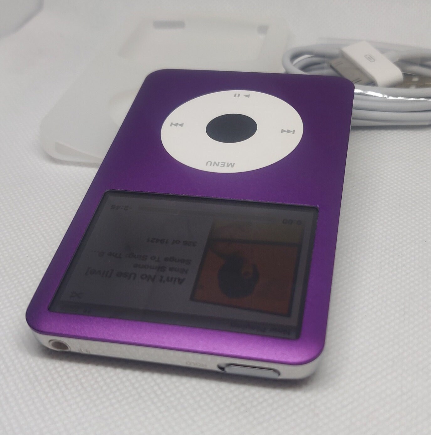 Apple iPod Classic - 第 7/6 世代、パープル + ホワイト + グレー