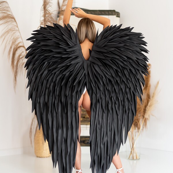 Schwarze Engelsflügel Cosplay Kostüm, Lucifer schwarze Flügel für Foto-Shooting Frau und Mann, exklusive schwarze Flügel handgefertigt von Bogacci Marke