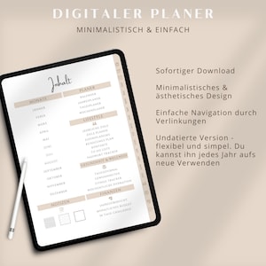 以下が含まれることがあります： 「Digitaler Planner」というタイトルと「Minimalistisch & Einfach」というサブタイトルがついた、タブレットの画面に表示されているデジタルプランナーアプリ。このアプリは、月、プランナー、ライフスタイル、健康とウェルネス、ファイナンス、ノートのセクションを含む目次を備えています。このアプリには、毎日の日記、フィットネストラッカー、週間の水分補給のセクションも含まれています。
