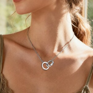 Interlocking Circle Necklace, Linked Rings Necklace, Engraved Name Necklace, Personalized Necklace with Name,Anniversary Gift,Mum Gift