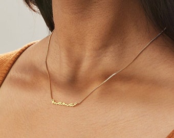 Collier maman, collier de nom minuscule, collier de nom personnalisé pour maman, collier minimaliste avec nom, cadeaux personnalisés, cadeaux de Noël