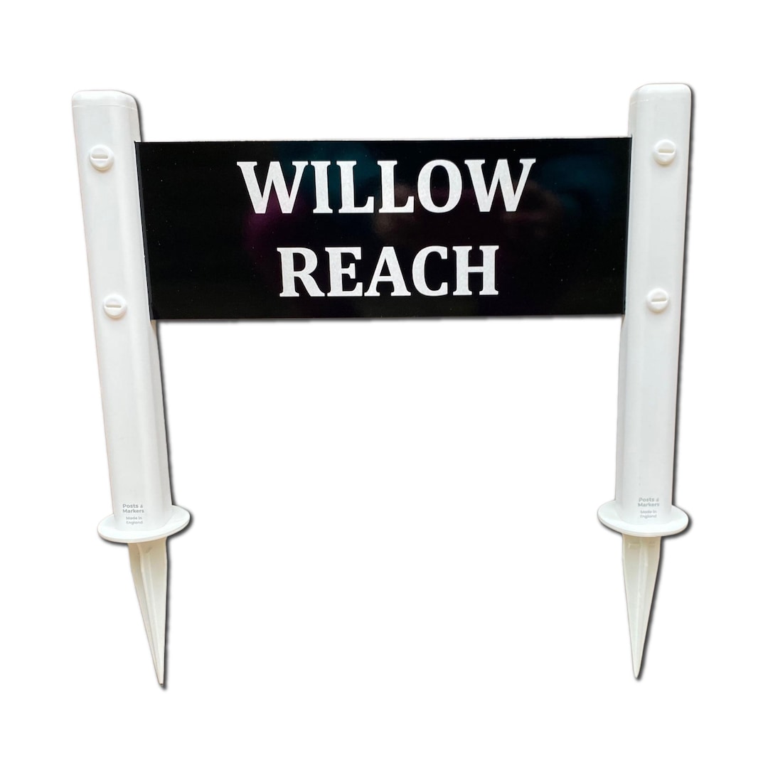 Reflective House Sign on Posts Driveway Free Standing Personalised Sign ...