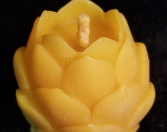Beeswax Hop Cone Candle