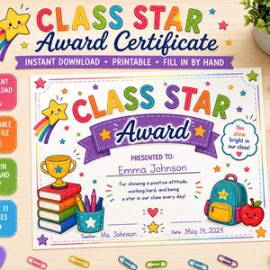 Op de afbeelding: Een Class Star Award certificaatsjabloon met kleurrijke tekst, een gouden trofee op een stapel boeken, een blauwe rugzak en een rode appel. Het document bevat velden voor een naam, leraar en datum, met de tekst You shine bright in our class.