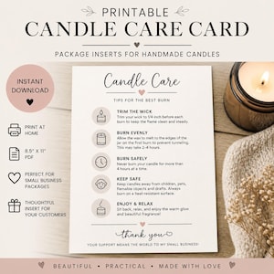 Può includere: Scheda di cura delle candele stampabile con consigli per la migliore combustione, tra cui la rifilatura della stoppino, la combustione uniforme e le istruzioni di sicurezza. La scheda è progettata come inserto per candele fatte a mano. Una candela accesa.