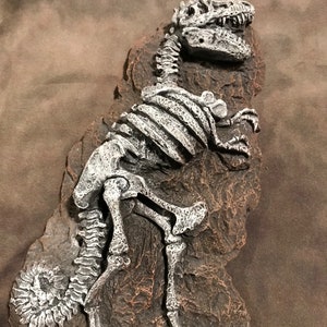 Latex Dinosaur Skeleton Concrete Or Plaster Mold