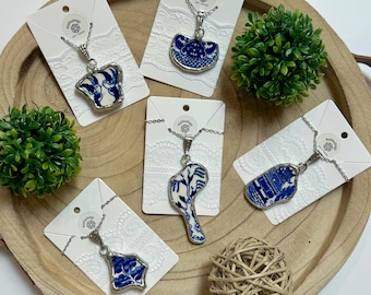 Blue Willow Broken China Pendant Necklace - Vintage Pottery Jewelry