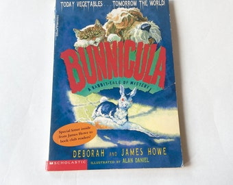 1997 Bunnicula A Rabbit - Tale of Mystery. Young Adult Thriller Mystery Vintage Paperback Book