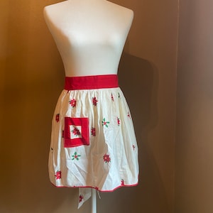 Vintage Christmas Poinsettia Kitchen Apron | Super Cute!