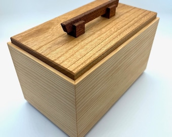 Handmade Medium Size Wood Keepsake Box, Mothers day gift, Hand Made Memory Box, Unique Case, Heirloom Quality Gift, Handcrafted in The USA