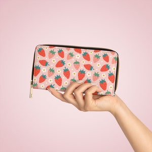 Cartera con diseño de bayas y flores, cartera con diseño de fresas, cartera de verano, cartera para mujer, regalo de frutas, cartera para identificación de mujer, cartera de cuero vegano, cartera para tarjetero