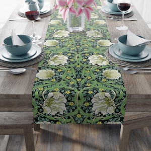 Table Runner, William Morris Botanical Floral Design, Home Decor, Kitchen Table Linens, Dining Room Accessory, Cotton Fabric Runner