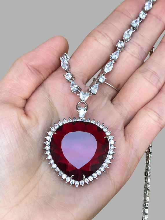 Titanic Heart of the ocean Sapphire Necklace